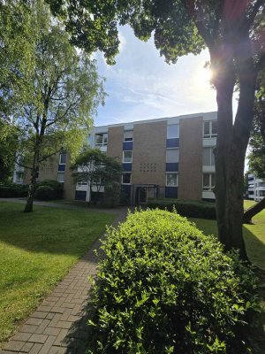 Schön geschnittene 3 Zimmerwohnung in ruhiger Lage mit großer Loggia!!