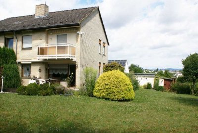 Das besondere Reihenendhaus mit riesigem Garten direkt am Feld gelegen