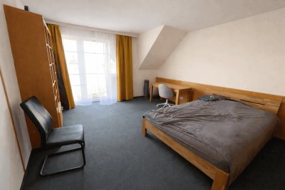 Kompakte 1-Zimmer-Wohnung im letzten Obergeschoss in der Ossiacher Zeile