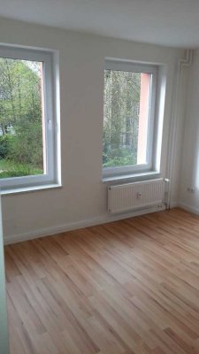 ruhige-zentrale 2-Zimmer-Wohnung im III. OG