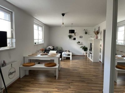 Neuwertige 2-Zimmer-Wohnung mit EBK in Sennfeld