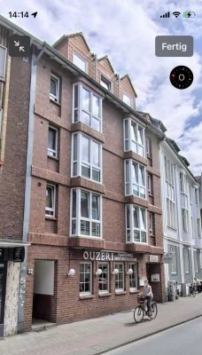 Super zentrale 3 Zimmer Wohnung mit Dachterrasse, Kamin und Badewanne