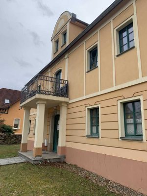 ALLES DA * großer Balkon + großer Garten + helle Räume