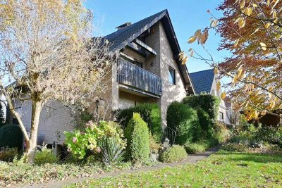 Herford - Elverdissen: Einfamilienhaus mit großem Garten und Feldblick!
