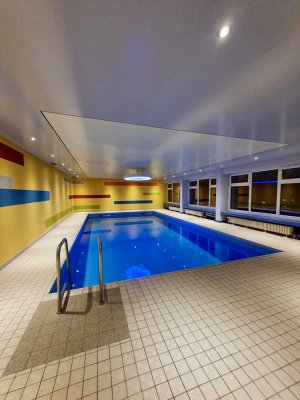 Exklusive, neuwertige 2-Raum-Wohnung mit lux. Innenausstattung mit Balkon und EBK in Heidelberg