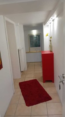 Exklusive, vollständig renovierte 2,5-Raum-Souterrain-Wohnung in Bochum-Höntrop