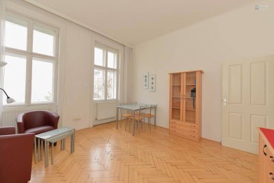 ALTBAUGARCONNIERE IM HERZEN DES SERVITENVIERTELS/IDEAL FÜR SINGLES, PAARE ODER ALS WIENER HOMEBASE