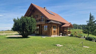 Wunderschön - exclusiv und ökologisch, Holzblockhaus in absoluter Ruhelage