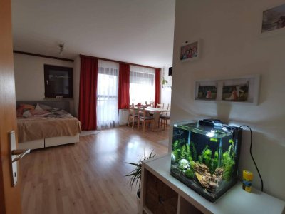 Groß Garçonnière in Puch mit Garten