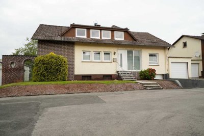 Attraktives Ein-/Zweifamilienhaus in ruhiger, aber zentraler Lage von Beverungen