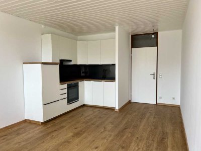 Erstbezug nach Sanierung mit Loggia und EBK: Stilvolle 1-Raum-Wohnung mit geh. Innenausstattung