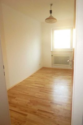 Helle 4-Zimmer-Wohnung mit Balkon in Ebersberg von privat