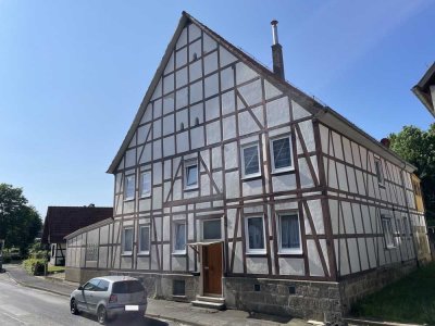Großzügiges Ein- bis Zweifamilienhaus in Trendelburg-Gottsbüren