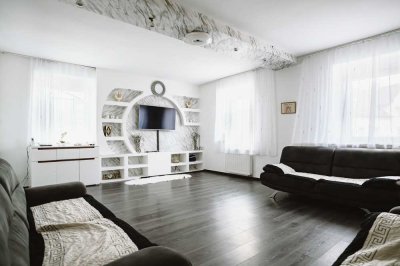 ***Seltene Gelegenheit*** Saniertes Einfamilienhaus mit Nebengebäude