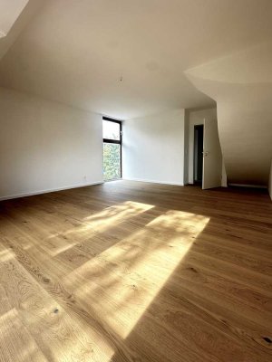 Charmante 3-Zimmer-Dachgeschosswohnung über 2 Etagen – Erstbezug nach Renovierung/Zentral in Detmold