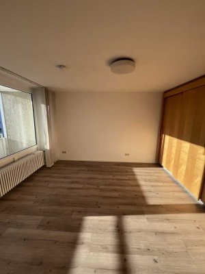 NEU! Alpenblick! Renovierte Wohnung mit dreieinhalb Zimmern sowie Balkon und Einbauküche in Kempten