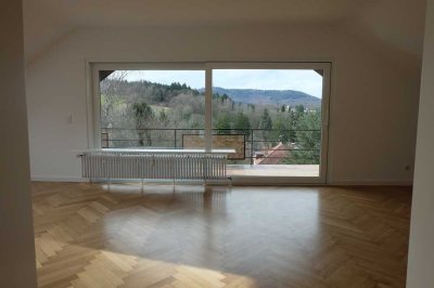 Schicke 3-Zimmer-Dachgeschoss-Eigentumswohnung mit traumhaften Panoramablick in Baden-Baden