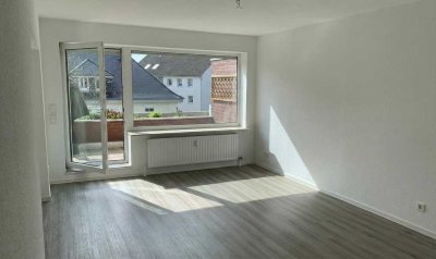 Helle 3-Zimmer-Wohnung mit schöner Dachloggia in Hannover-Ahlem