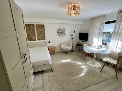 Einfach einziehen: 1-Zimmer Apartment, komplett renoviert, neu möbliert, voll ausgestattet