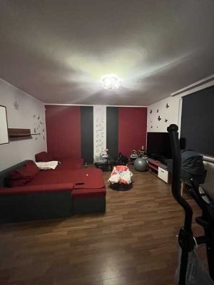 großzügige 2 Zimmer Wohnung mit Balkon