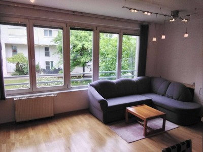 Ideal für Expats: provisionsfreie Wohnung, voll möbliert, Ruhige Lage, mit Ubahn Anbindung!