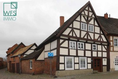 Historisches Giebelhaus in zentraler Lage – Ein Stück Stadtgeschichte zum Wohnen