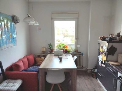 2 Zi Whg mit Einbauküche, 2,5 km bis zur Innenstadt