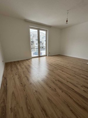 Erstbezug nach Sanierung: Charmante 2-Zimmer-Dachgeschosswohnung in Krebsförden