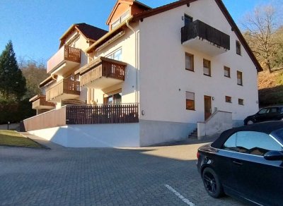 Schöne Eigentumswohnung: separater Eingang, Stellplatz, kein Makler