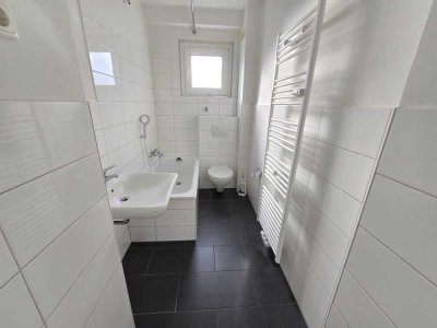 Erdgeschoss! 2-Zimmer Wohnung mit Balkon in Düsseldorf -Hassels