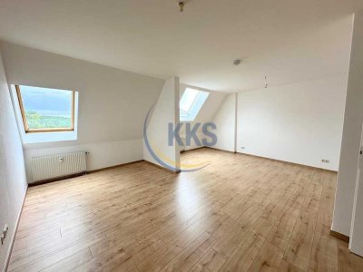 Geräumige Dachgeschosswohnung mit Einbauküche ab sofort!!!