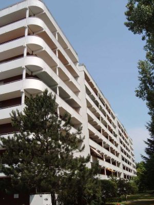 Stilvolle, möblierte 1-ZKB mit Balkon und EBK in ruhiger Lage Augsburg - Göggingen