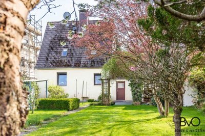 Einfamilienhaus mit ca. 140 m² Wohn-/Nutzfläche und einem großzügigen Grundstück in Kiel-Kroog