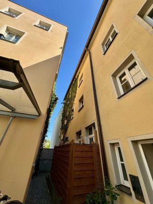 Regensburger Altstadt-Rarität: Besondere 3-Zi. Wohnung, Balkon & Wintergarten, ruhige Innenhoflage!
