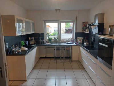 Leerstehendes Reihenendhaus mit ausgebautem Dachgeschoss & Garage -provisionsfrei