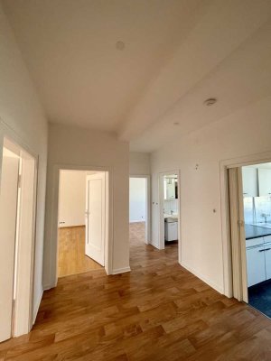 Helle 3-Zimmer Wohnung in der Innenstadt - WG geeignet