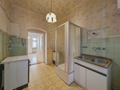 ++NEU++ Sanierungsbedürftige 1-Zimmer ALTBAU-Wohnung mit viel Potenzial!!!