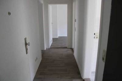 Gut geschnittene Wohnung mit Balkon