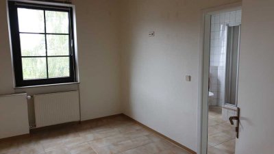 WG-Zimmer inkl. eigenem Bad in 4er WG ab 01.05.2025 zu vermieten in Uninähe Homburg