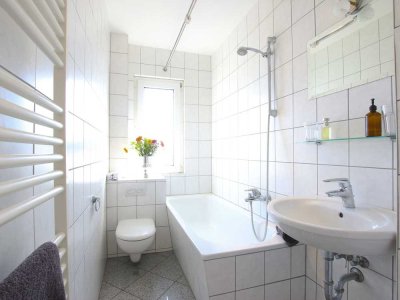 Schöne helle Wohnung - WG geeignet-