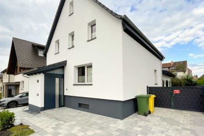 Lage, Lage, Lage: Kernsaniertes Stadthaus mit ca. 171 m² Wohnraum, Garten & Garage (Energieklasse B)