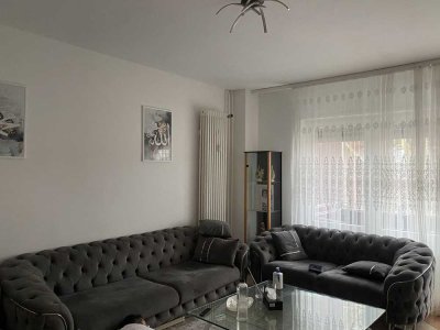 Große Wohnung mit vier Zimmern in Rheinau, zentral gelegen, viel Platz für die Familie.