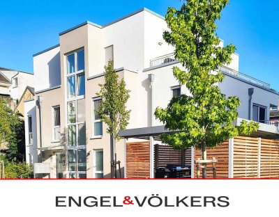 Neubau Erstbezug: barrierefreies Wohnen in direkter Bahnhofs- und Citylage mit eigenem Garten