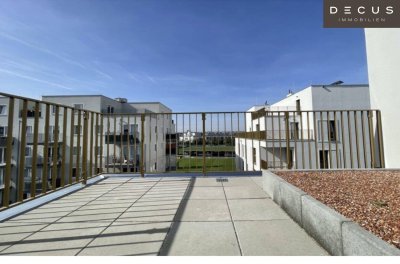 / DACHGESCHOSSWOHNUNG / TERRASSE / LAAER-WALD / 2-ZIMMER / ZWEITBEZUG / VERFÜGBAR AB 1.07.2026