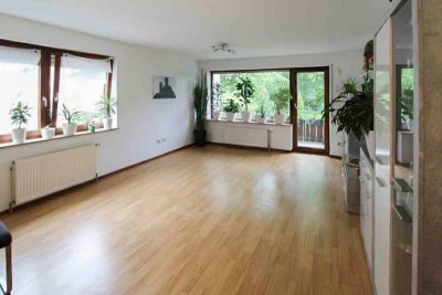 Bezugsfreie 3-Zimmer-Wohnung mit Balkon und Garage in ruhiger Lage