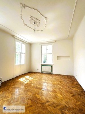 Großräumige 5-Zimmerwohnung im klassischen Altbau
