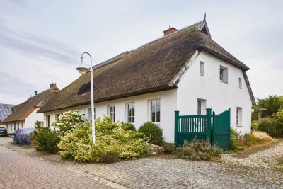 Wusterhusen, DHH nahe der Ostsee, Reetdach, Grdstk. ca. 860 m², Wfl ca. 121 m²