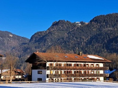 Ruhig gelegene 1 1/2-Zimmer-Dachstudiowohnung im Bergsteigerdorf Sachrang: