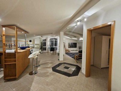 Moderne, möblierte Dachgeschosswohnung (85 m² Gesamtfläche / 67 m² Wohnfläche)