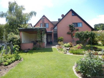 +++RESERVIERT++Modernisiertes EFH, 183m² Wfl. , 899 m² Grund, sehr gepflegt, Hemhofen-Zeckern